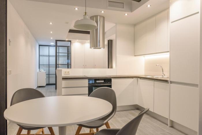 Apartamentos Constitución by Renthas