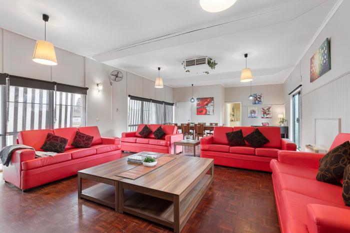 Spacious 4 Bdrms near Murray River, Pet Friendly