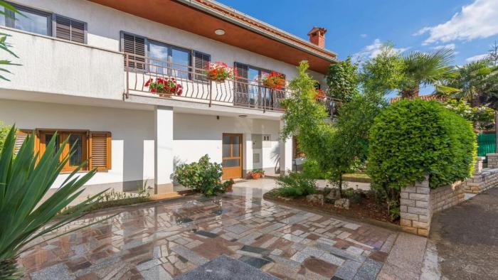 Apartment Dory by Rent Istria