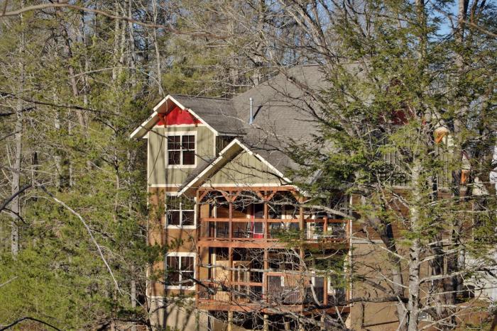 Hilltop Haven chalet