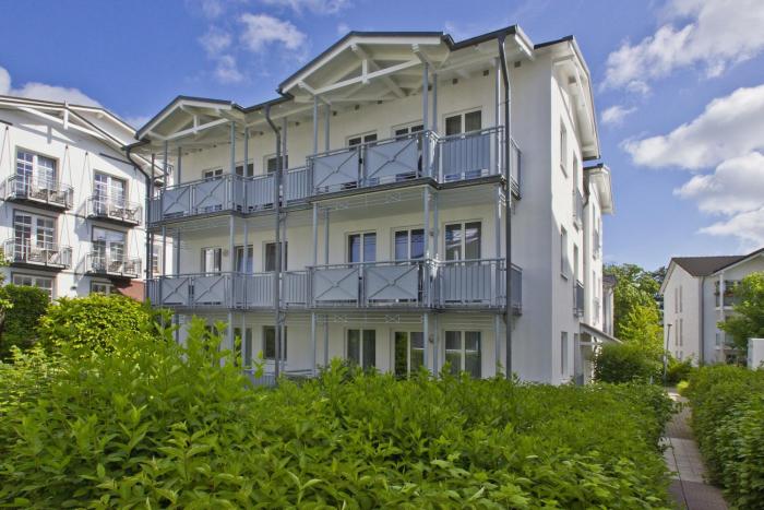 zentrale FeWo mit Balkon, gratis Nutzung vom AHOI Erlebnisbad und Sauna in Sellin - Villa Buskam FeWo 22