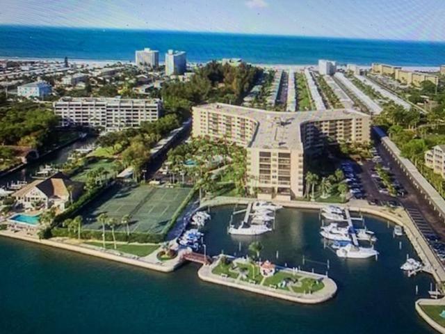 Harbor Towers Yacht and Racquet Club on Siesta Key