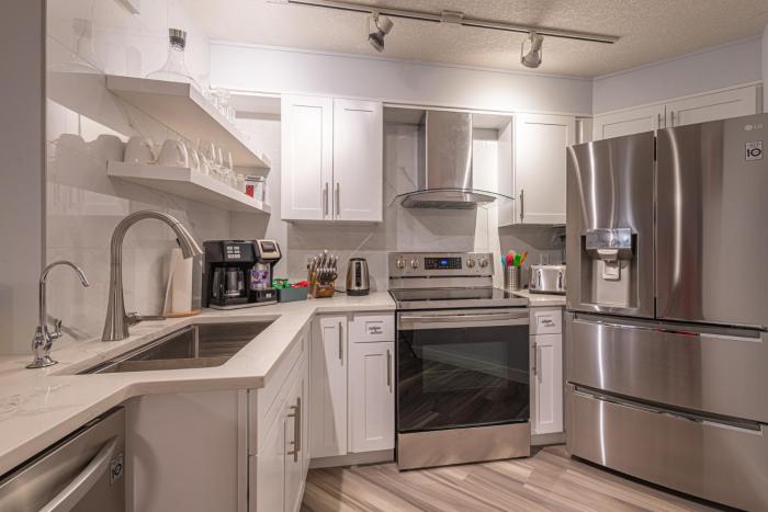 Luxurious One Bedroom Suite for a Larger Family 162