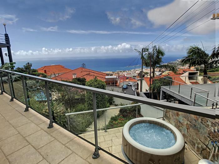 Villa Moniz - Jacuzzi Sea view by LovelyStay