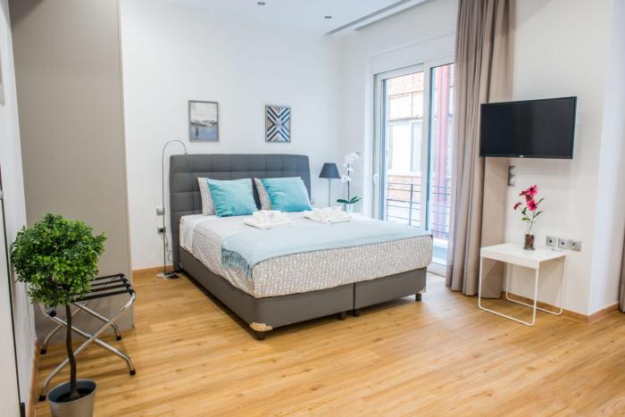 A25 Pristine & Sunny flat with balcony at downtown Athens
