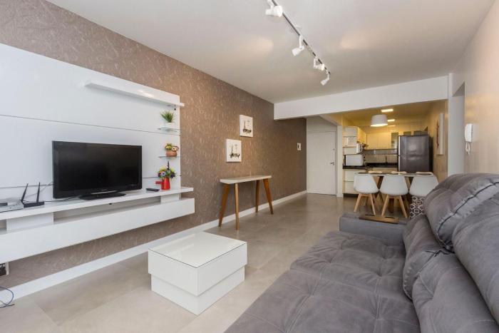 Solar de Bombinhas 202 – Localização Privilegiada e Ótimo Custo-Benefício a 30m da Praia.