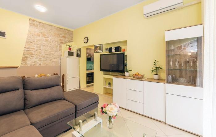 APARTMENT LUBINA