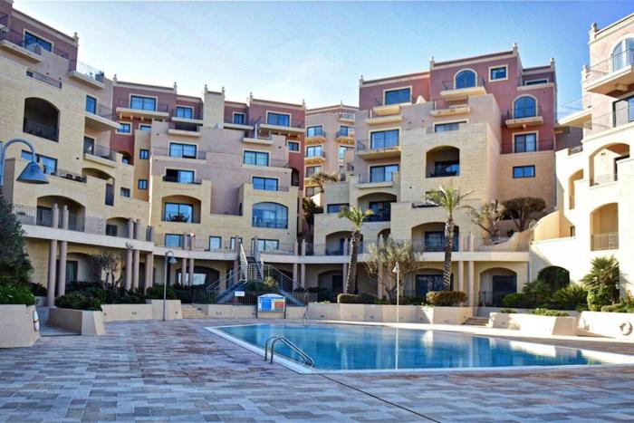 Sunny Apartment in Tas-Sellum Mellieha, Malta.