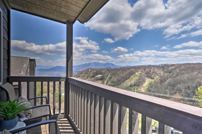 Pool Access and Balcony Mtn-View Gatlinburg Condo