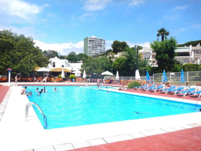 Beautiful Apartment, Swimming Pool and Beach 2