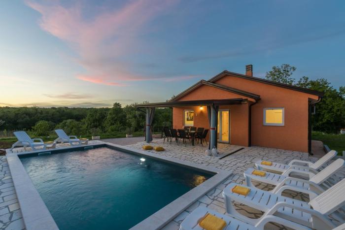 Villa Pendolina with Private Pool