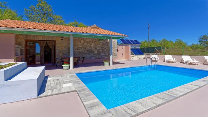 Holiday Home Gimino by Rent Istria