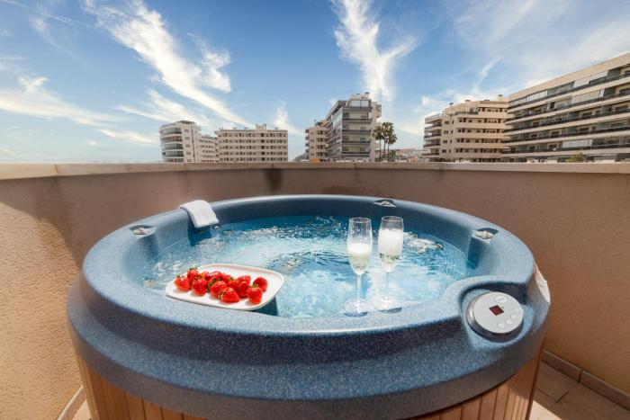 Moonkey - Bw Balcón de Arenales