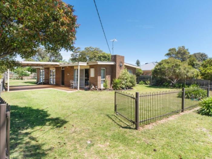 Raymond Coastal Cottage