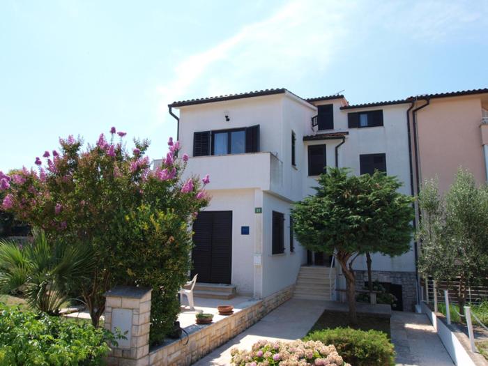 Apartments Puntizela 727