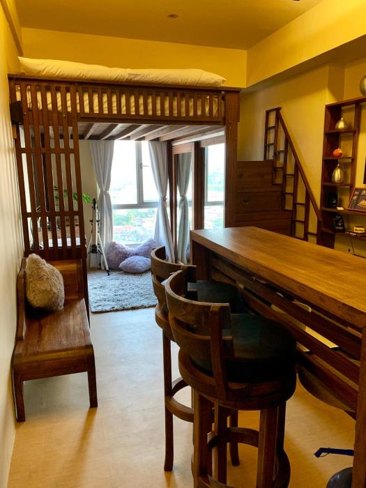 Penthouse Condo Studio Unit CENTRIO TOWER w Stove