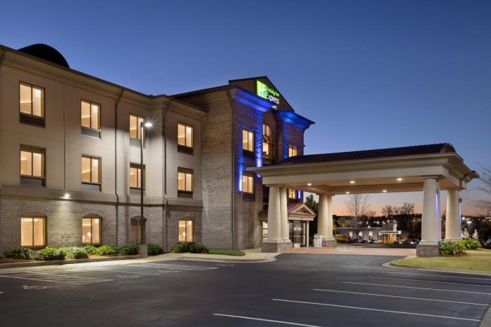 Holiday Inn Express Hotel & Suites Opelika Auburn by IHG