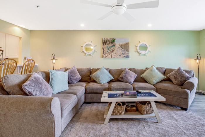 Bethany Bay --- 4703 Pettinaro