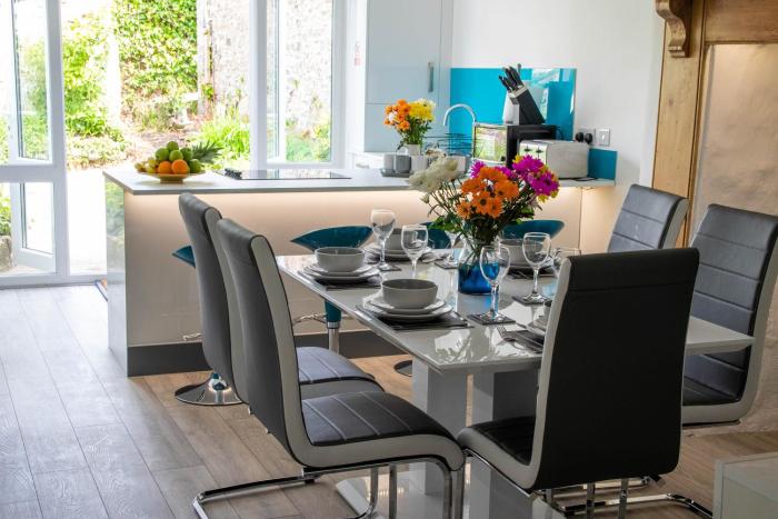 Westeria Cottage - 2 Bed-Sleeps 4-TJS9WC