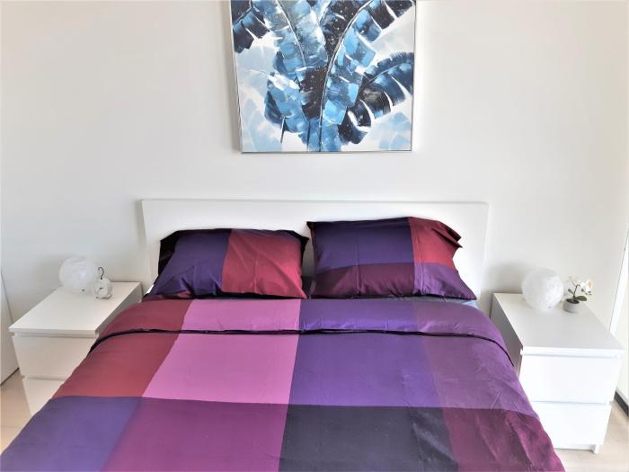 Luxury skyline condo in downtown FREE 247 parking