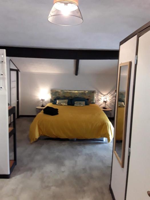 La chambre dà côté