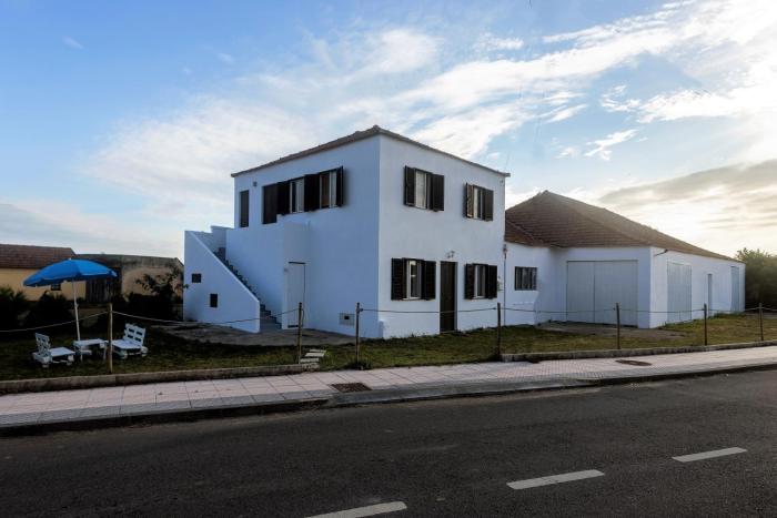 Ria de Aveiro White House