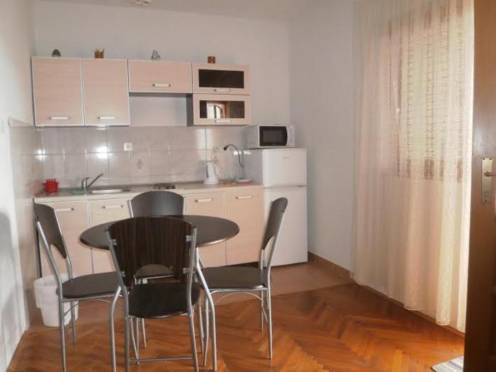 Studio Apartment in Nin with Terrace, Air Conditioning, Wi-Fi (3722-5)