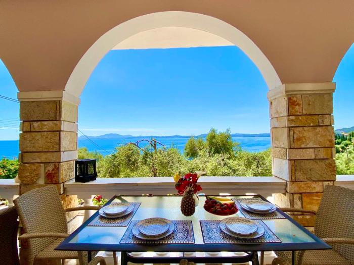 Nissaki Sunlight - Home Above the beach