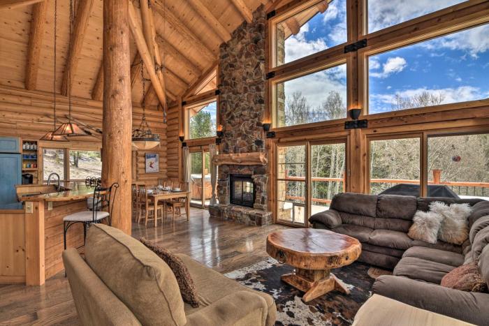 Spacious, Luxe Cabin with Mtn Views, Sauna and More!