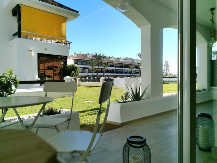 Bright 2 bedroom apt Golden Mile next to beach RDR225