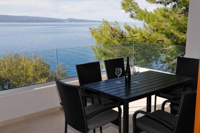 Apartment in Brela with sea view, balcony, air conditioning, WiFi (3524-9)