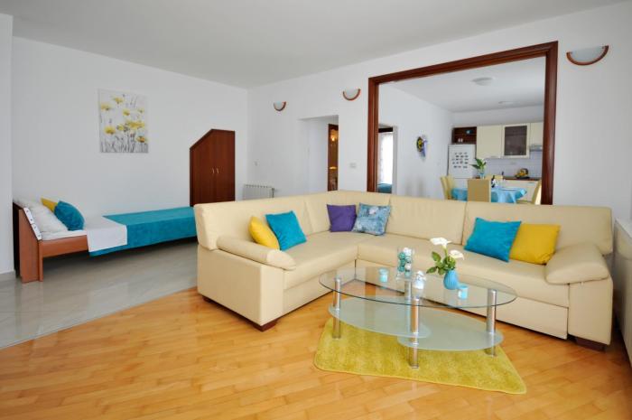 Apartments Roza