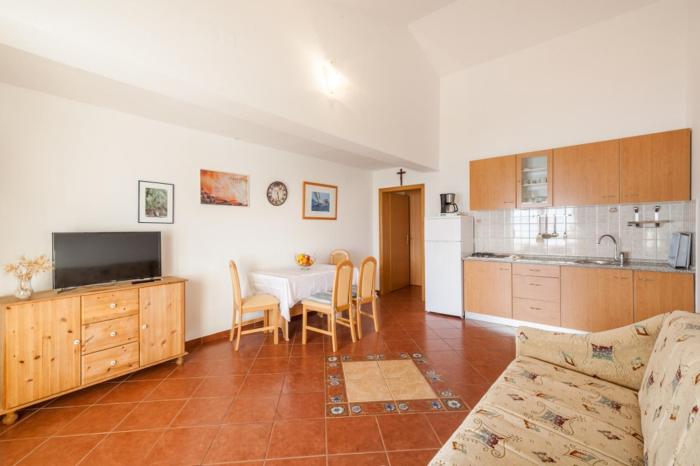 Apartment in Kustici with sea view, balcony, air conditioning, W-LAN 3589-2