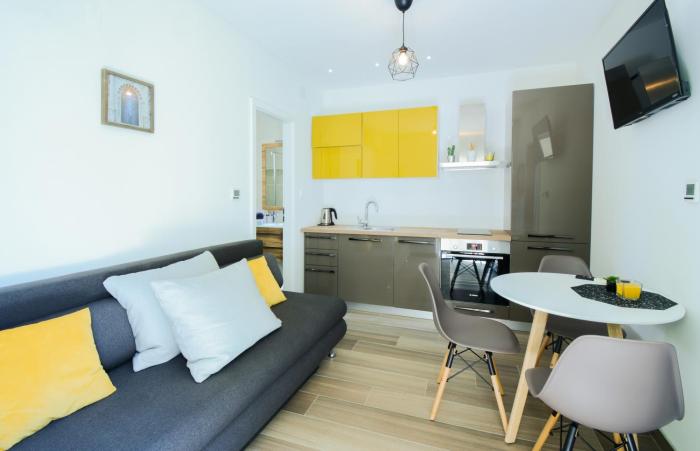 Apartment Grey&Yellow