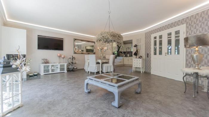 Ferienhaus Cottbus, Garage, große Sonnenterrasse, Kamin, 4 Zimmer, Ankleidezimmer