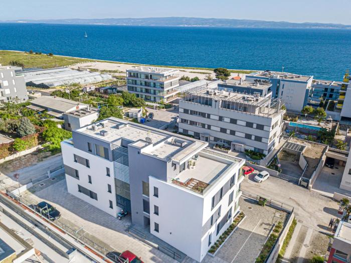 Golden Luxury Apartment