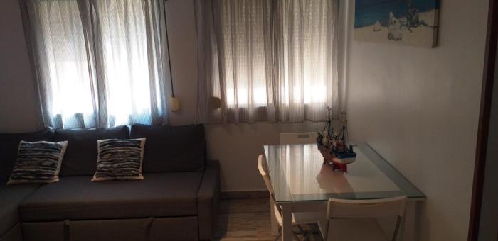 Piso en zona Varela