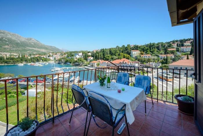 Apartment in Cavtat with sea view, balcony, air conditioning, WiFi (3686-3)