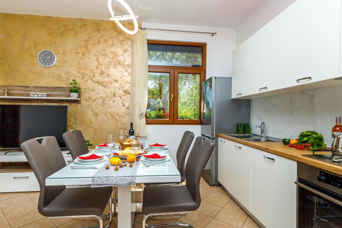 Apartments Kiki 150 METERS TO THE BEACH