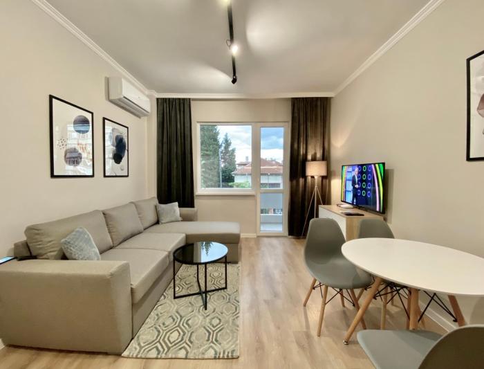 Stylish Top Centre Apartment for 4 guests