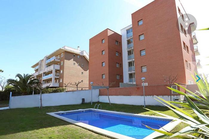 Love Salou and Relax in the swimming pool