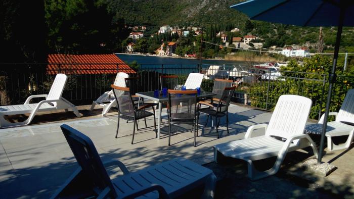 Beautiful 3-Bed Villa in Zaton Mali