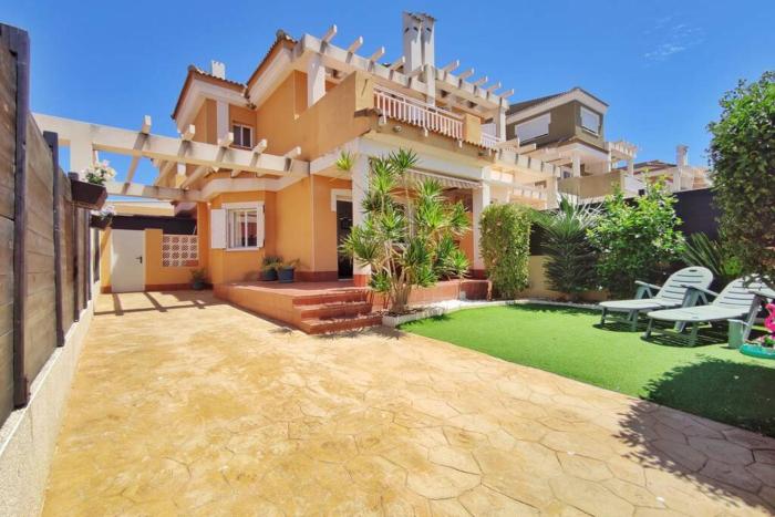 Spacious House in Gran Alacant with Private Garden