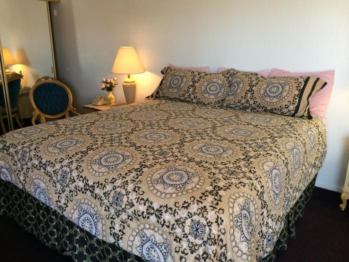 Crystal Palace Inn Brownfield