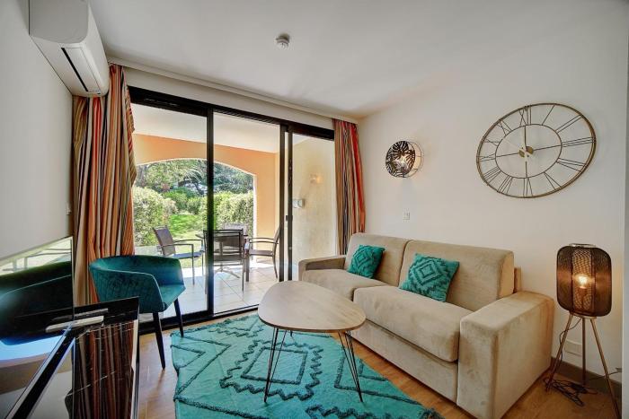Immogroom - 2 Rooms - Renovated - Pool - A C