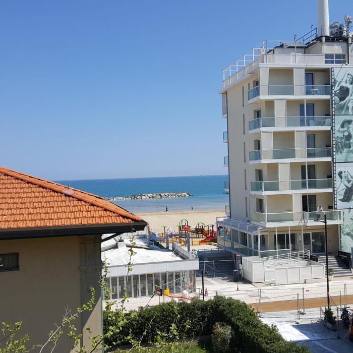 Appartamento 3 camere con vista sul mare e parcheggio