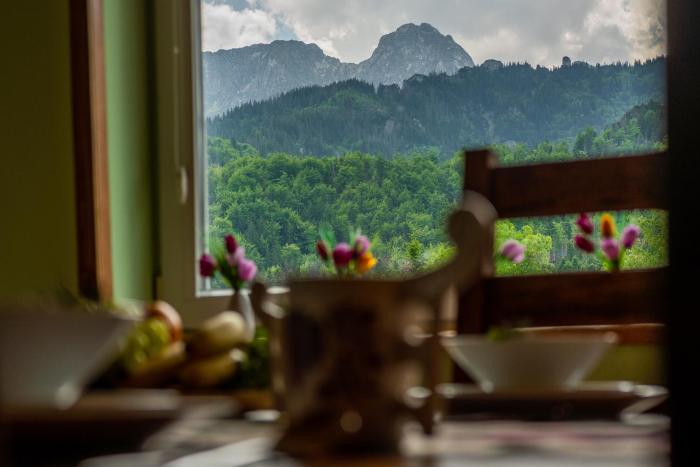 100 m2 Apartment - Nabucco with 270 degree Mountain View, 65 Oled TV, Netflix, PS5 Console