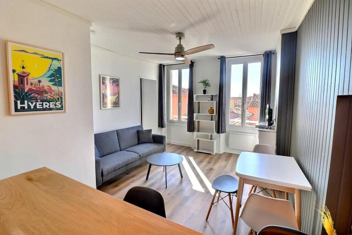 Hyères centrevieille ville: superbe T2