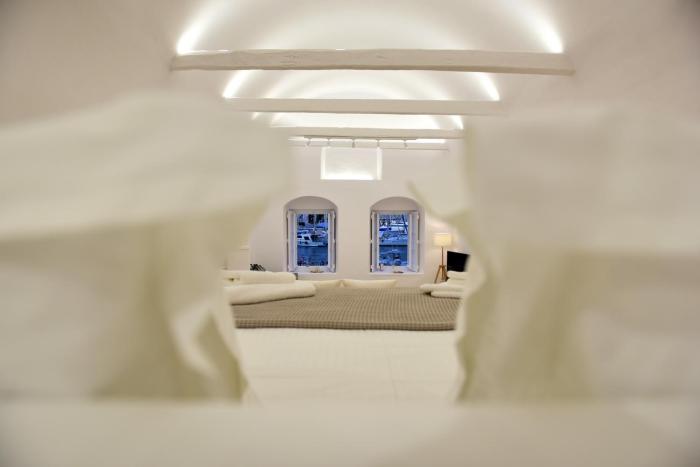 Hydra Hospitality Port Apartment