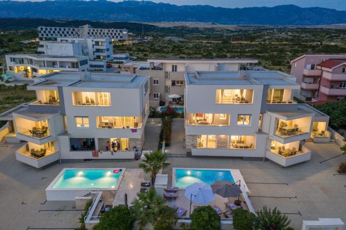 Apartments & Rooms Danivan Pool Villas - Off site breakfast available